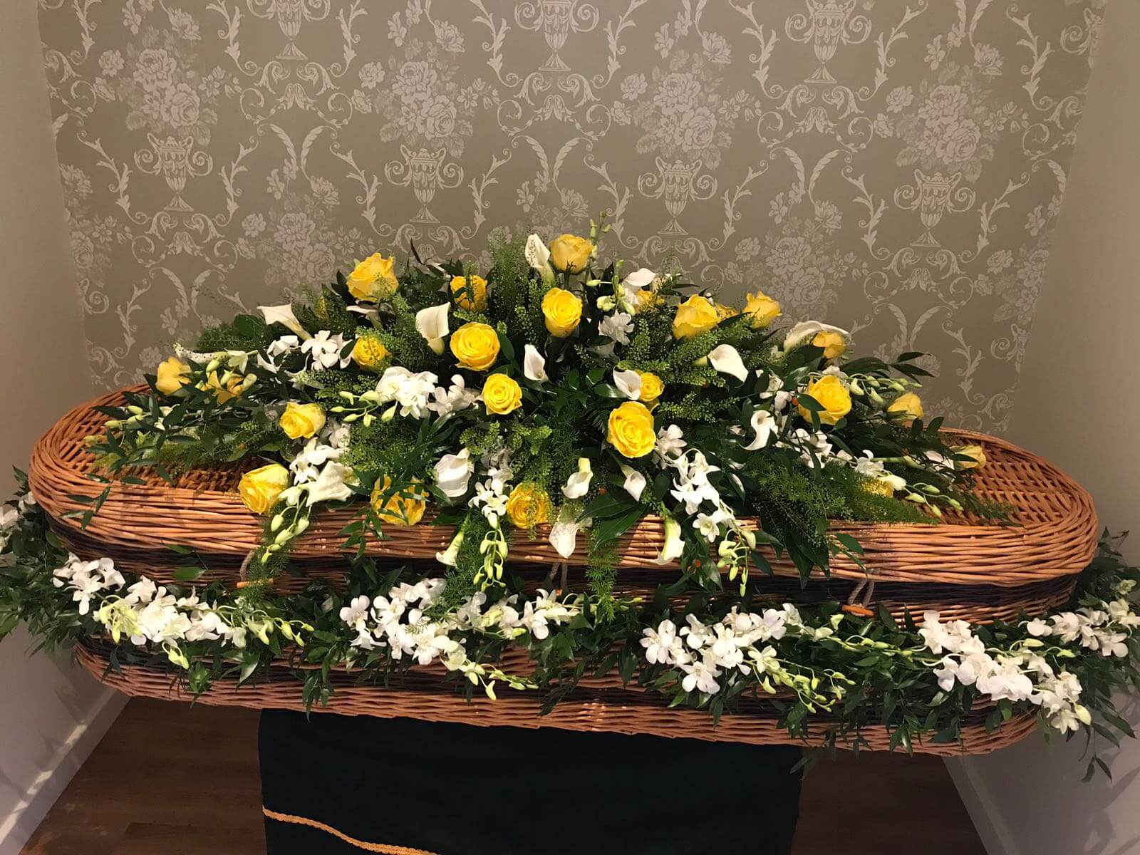 Casket Spray And Garland Bbl Design Ecommerce