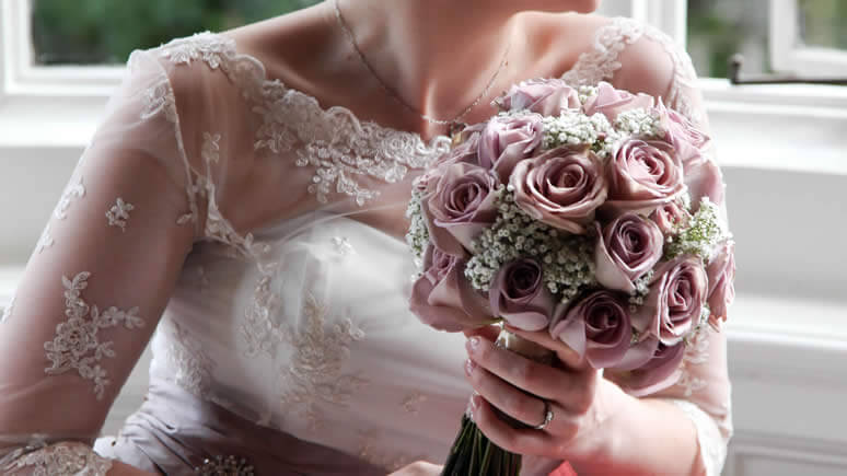 What is Popular For Wedding Flowers?